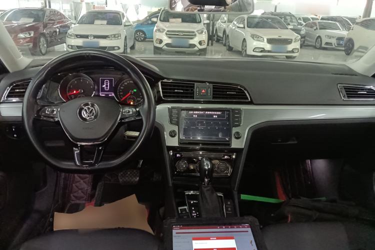 Used Volkswagen Lamando 2018 280TSI DSG Comfort Edition Center Console