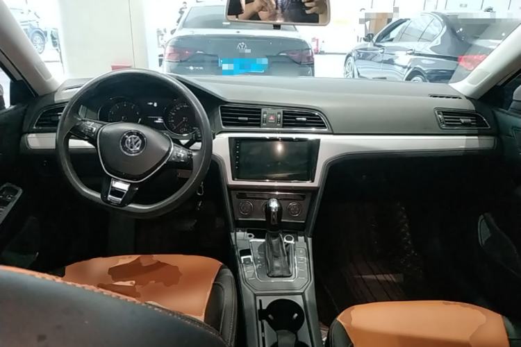 Used Volkswagen Lamando 2018 230TSI DSG Fashion Edition Center Console