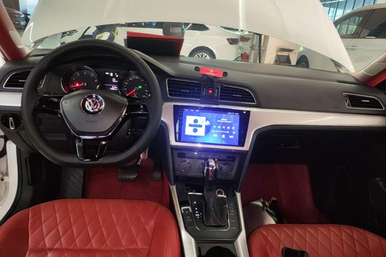 Used Volkswagen Lamando 2018 230TSI DSG Fashion Edition Center Console