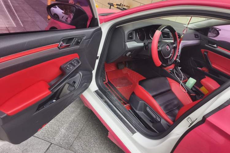 Used Volkswagen Lamando 2018 230TSI DSG Fashion Edition Driver Seat