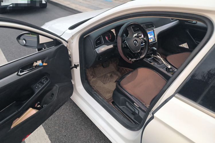 Used Volkswagen Lamando 2018 230TSI DSG Fashion Edition Driver Seat