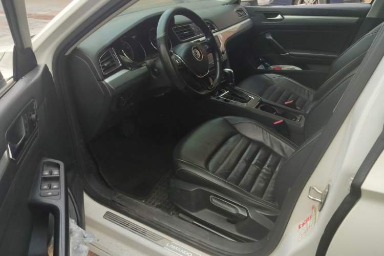 Used Volkswagen Lamando 2018 280TSI DSG Comfort Edition Driver Seat
