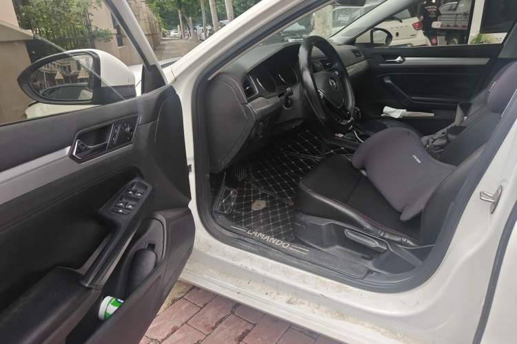 Used Volkswagen Lamando 2018 230TSI DSG Fashion Edition Driver Seat