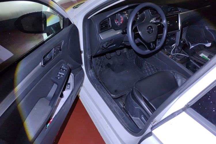 Used Volkswagen Lamando 2018 230TSI Manual Trend Edition Driver Seat
