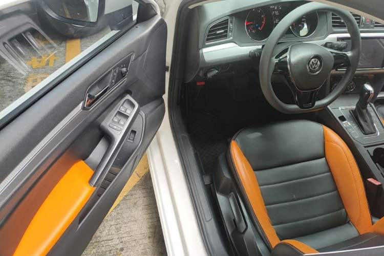 Used Volkswagen Lamando 2018 230TSI DSG Fashion Edition Driver Seat