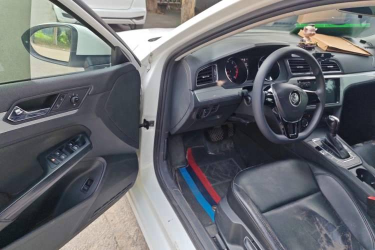 Used Volkswagen Lamando 2018 230TSI DSG Fashion Edition Driver Seat