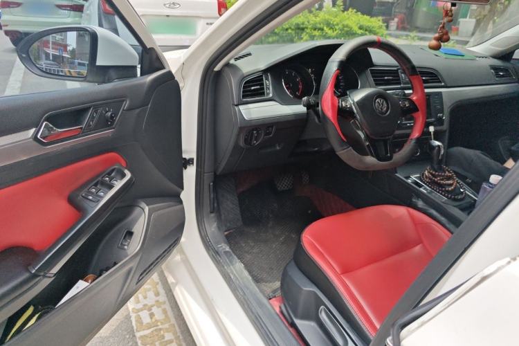 Used Volkswagen Lamando 2018 230TSI DSG Fashion Edition Driver Seat