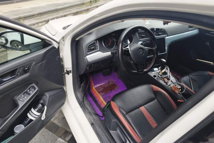 Used Volkswagen Lamando 2018 230TSI DSG Fashion Edition Driver Seat