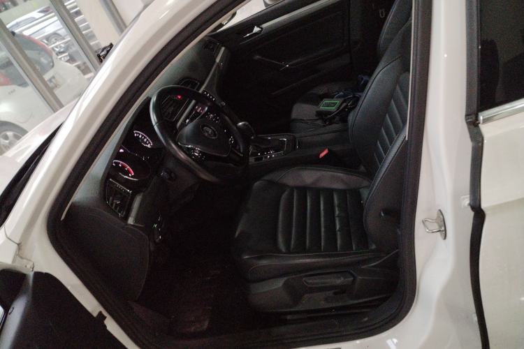 Used Volkswagen Lamando 2018 280TSI DSG Comfort Edition Driver Seat