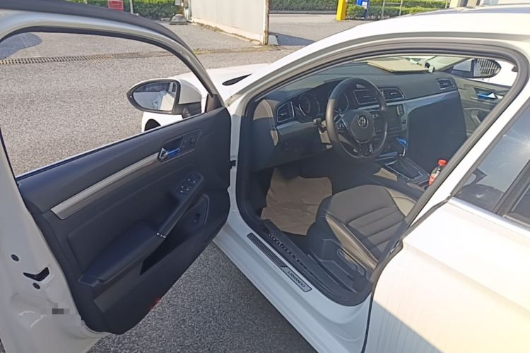 Used Volkswagen Lamando 2018 280TSI DSG Comfort Edition Driver Seat