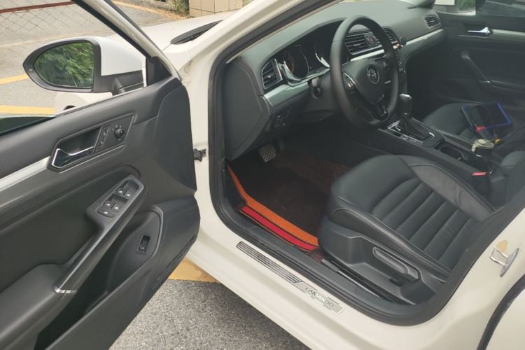 Used Volkswagen Lamando 2018 280TSI DSG Comfort Edition Driver Seat