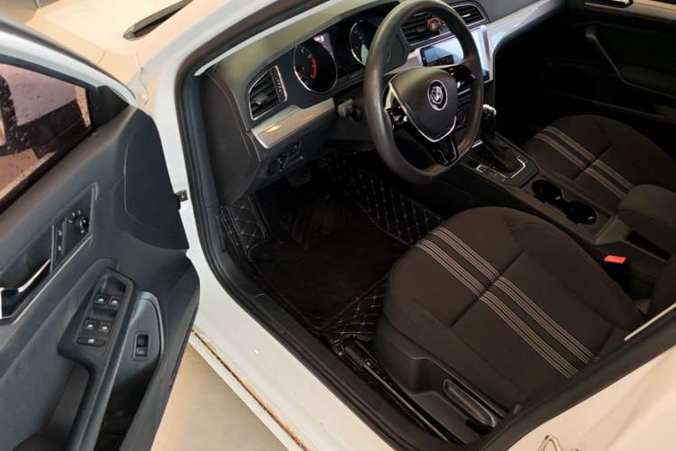 Used Volkswagen Lamando 2018 230TSI DSG Fashion Edition Driver Seat