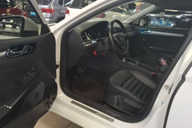 Used Volkswagen Lamando 2018 280TSI DSG Comfort Edition Driver Seat