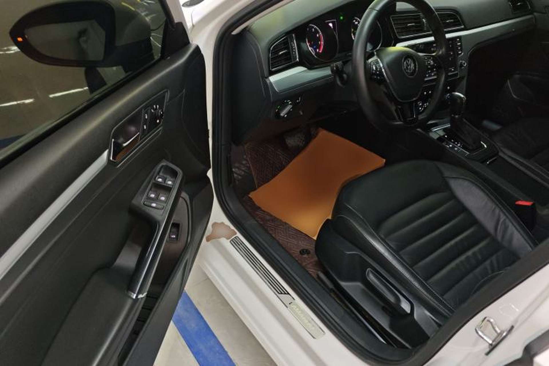 Used Volkswagen Lamando 2018 280TSI DSG Comfort Edition Driver Seat