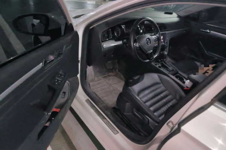Used Volkswagen Lamando 2018 280TSI DSG Comfort Edition Driver Seat