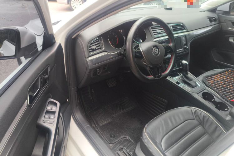 Used Volkswagen Lamando 2018 230TSI DSG Fashion Edition Driver Seat