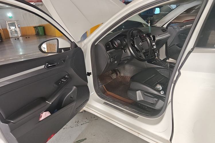 Used Volkswagen Lamando 2018 280TSI DSG Comfort Edition Driver Seat