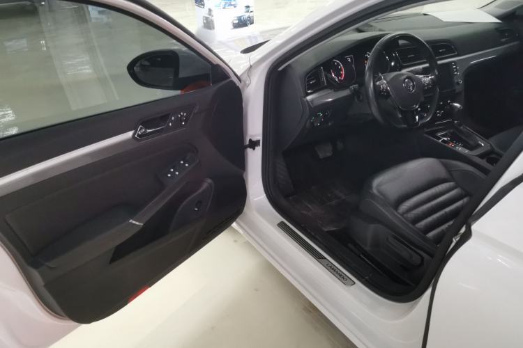 Used Volkswagen Lamando 2018 280TSI DSG Comfort Edition Driver Seat