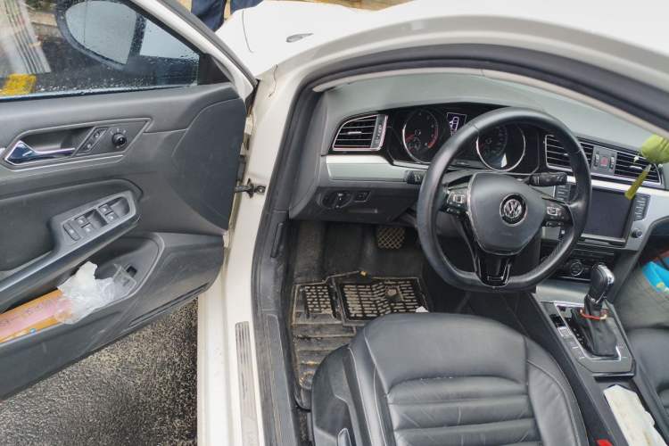 Used Volkswagen Lamando 2018 280TSI DSG Comfort Edition Driver Seat