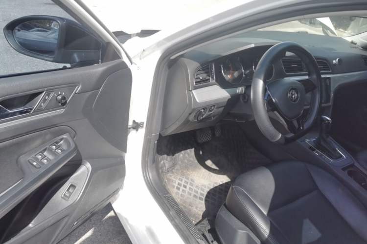 Used Volkswagen Lamando 2018 230TSI DSG Fashion Edition Driver Seat