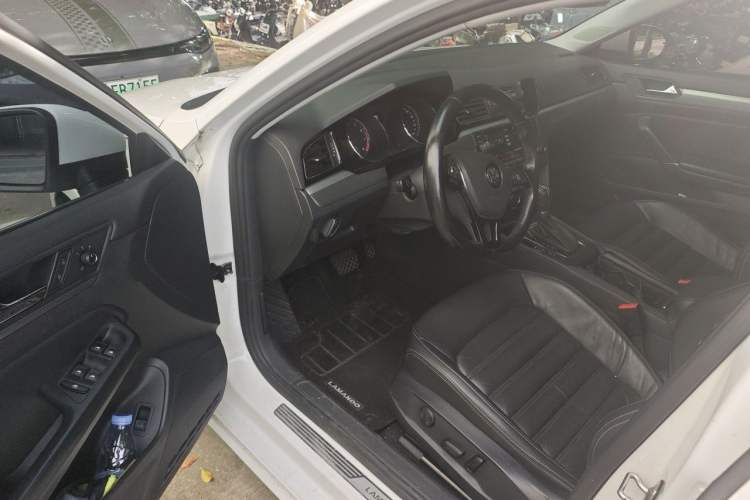 Used Volkswagen Lamando 2018 280TSI DSG Luxury Edition Driver Seat