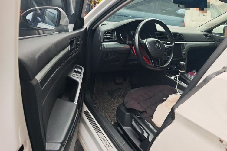 Used Volkswagen Lamando 2018 280TSI DSG Comfort Edition Driver Seat
