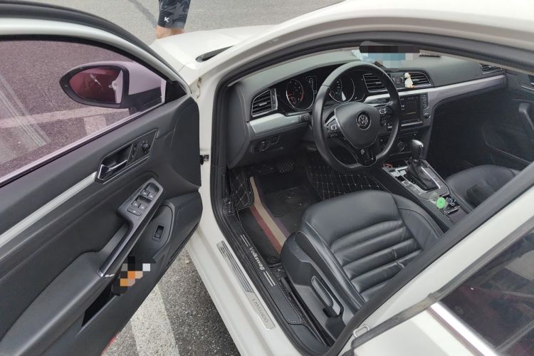 Used Volkswagen Lamando 2018 280TSI DSG Comfort Edition Driver Seat