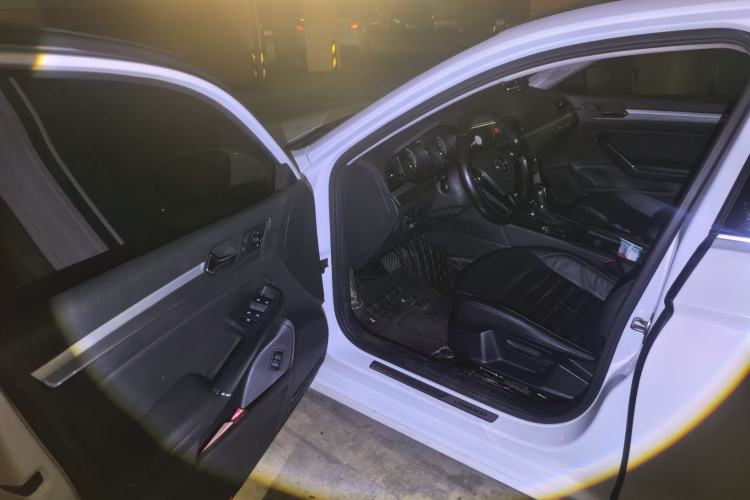 Used Volkswagen Lamando 2018 280TSI DSG Comfort Edition Driver Seat