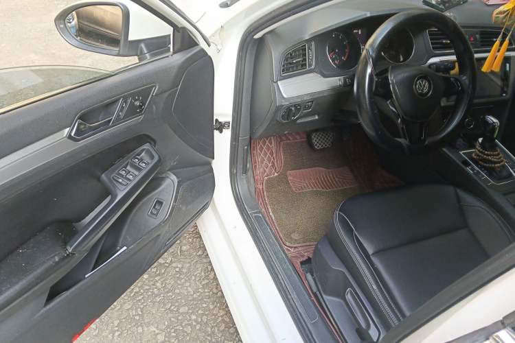 Used Volkswagen Lamando 2018 230TSI DSG Fashion Edition Driver Seat