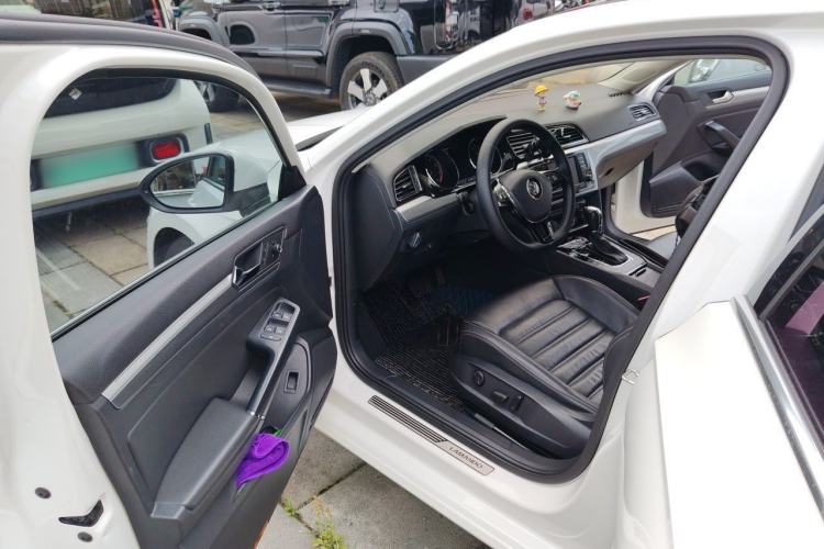 Used Volkswagen Lamando 2018 330TSI DSG Luxury Edition Driver Seat