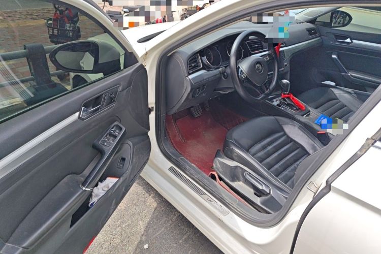 Used Volkswagen Lamando 2018 280TSI DSG Comfort Edition Driver Seat