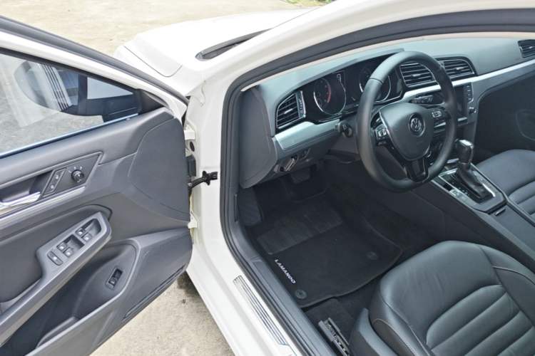 Used Volkswagen Lamando 2018 280TSI DSG Comfort Edition Driver Seat