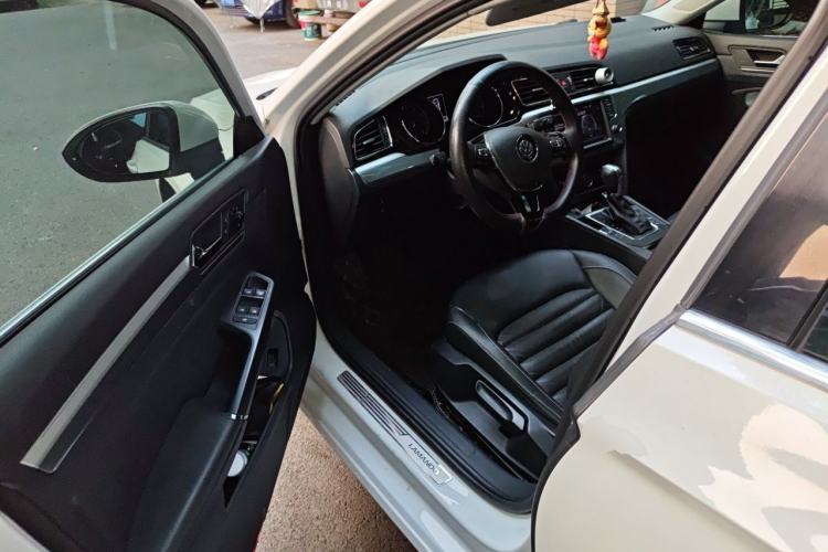 Used Volkswagen Lamando 2018 280TSI DSG Comfort Edition Driver Seat