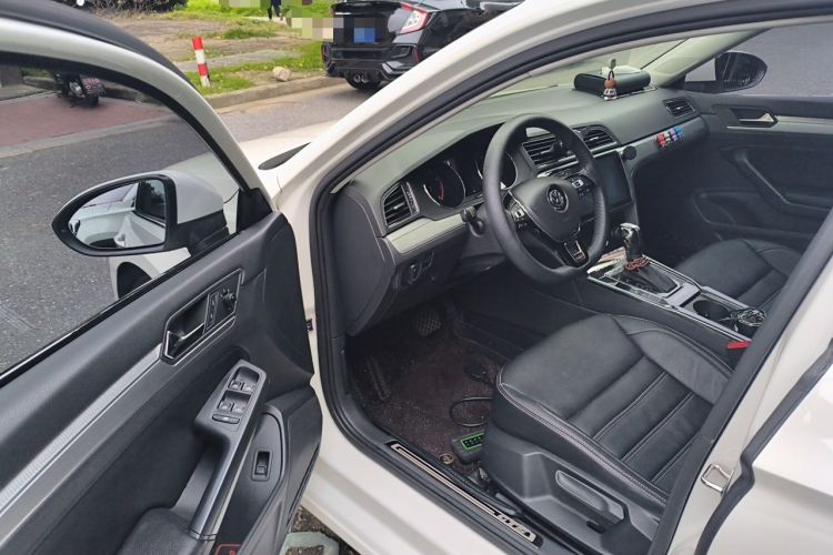 Used Volkswagen Lamando 2018 230TSI DSG Fashion Edition Driver Seat