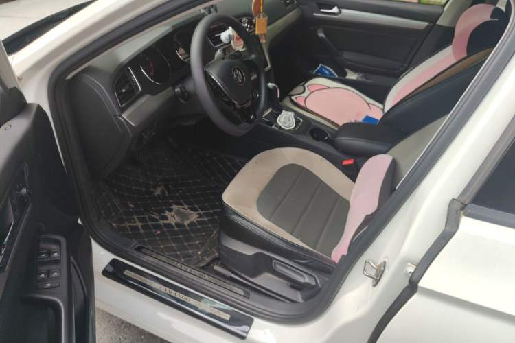Used Volkswagen Lamando 2018 230TSI DSG Fashion Edition Driver Seat