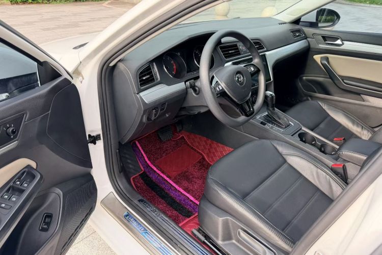 Used Volkswagen Lamando 2018 230TSI DSG Fashion Edition Driver Seat