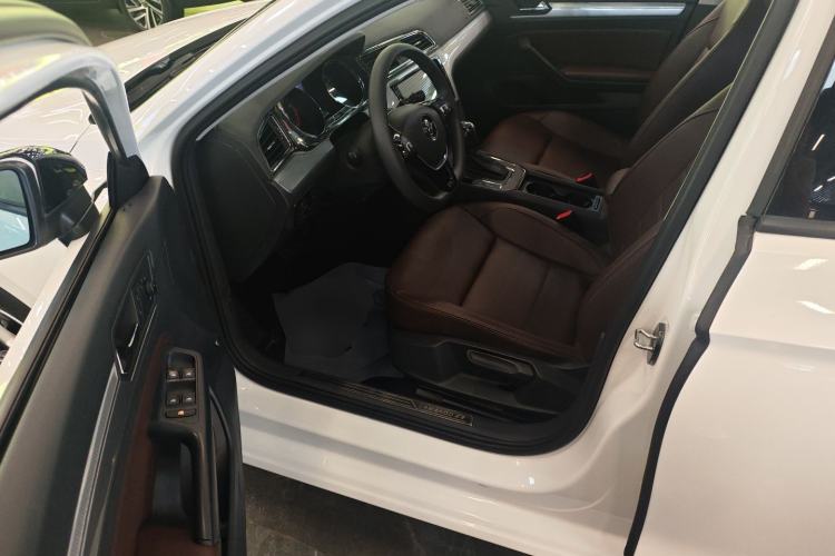 Used Volkswagen Lamando 2018 230TSI DSG Fashion Edition Driver Seat