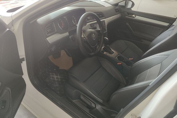 Used Volkswagen Lamando 2018 230TSI DSG Fashion Edition Driver Seat
