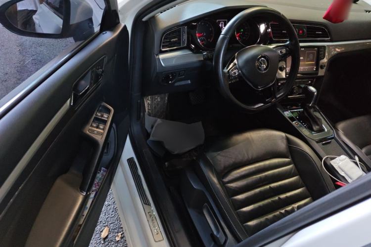 Used Volkswagen Lamando 2018 280TSI DSG Comfort Edition Driver Seat