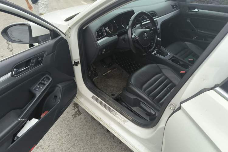 Used Volkswagen Lamando 2018 280TSI DSG Comfort Edition Driver Seat