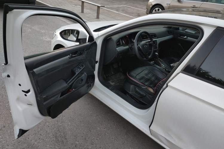 Used Volkswagen Lamando 2018 230TSI DSG Fashion Edition Driver Seat