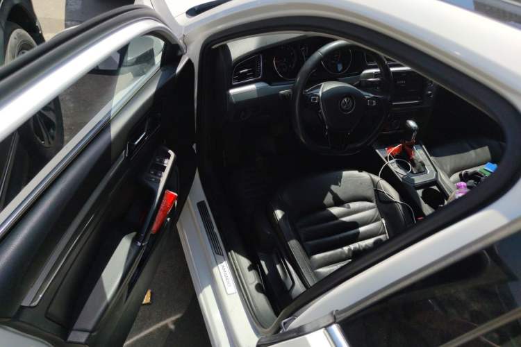 Used Volkswagen Lamando 2018 280TSI DSG Comfort Edition Driver Seat