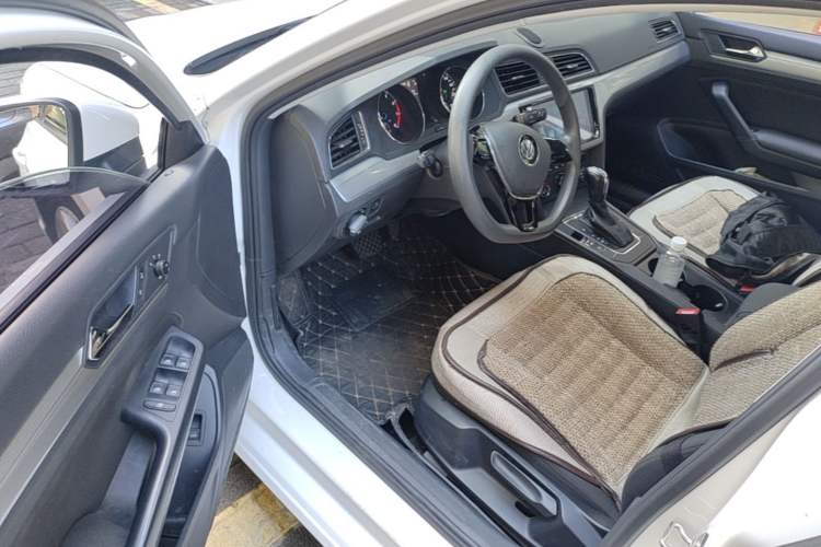 Used Volkswagen Lamando 2018 230TSI DSG Fashion Edition Driver Seat