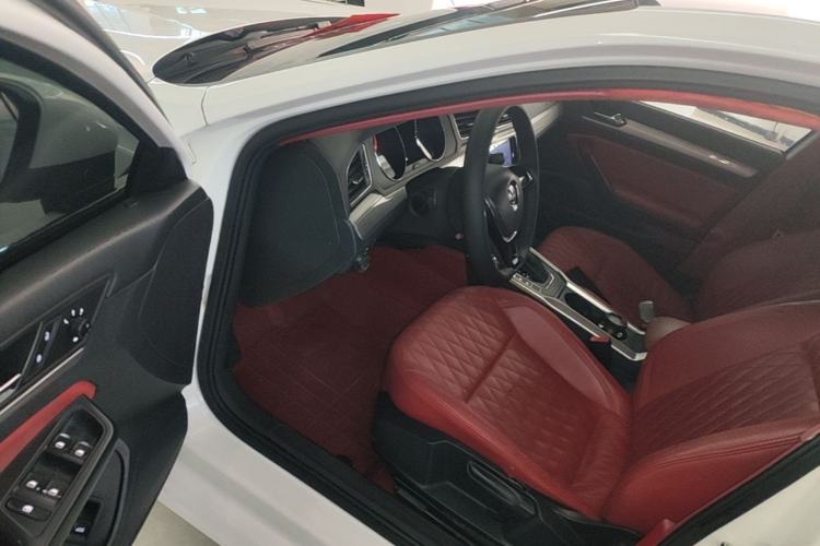 Used Volkswagen Lamando 2018 230TSI DSG Fashion Edition Driver Seat
