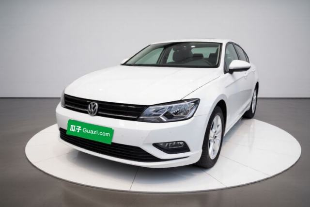 Ojetý Volkswagen Lamando 2018 230TSI DSG Fashion Edition