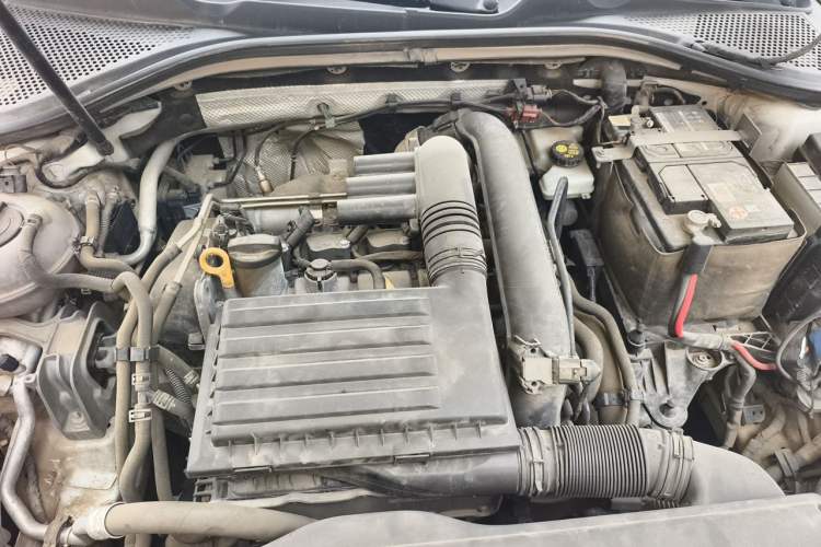 Used Volkswagen Lamando 2018 230TSI DSG Fashion Edition Engine Bay