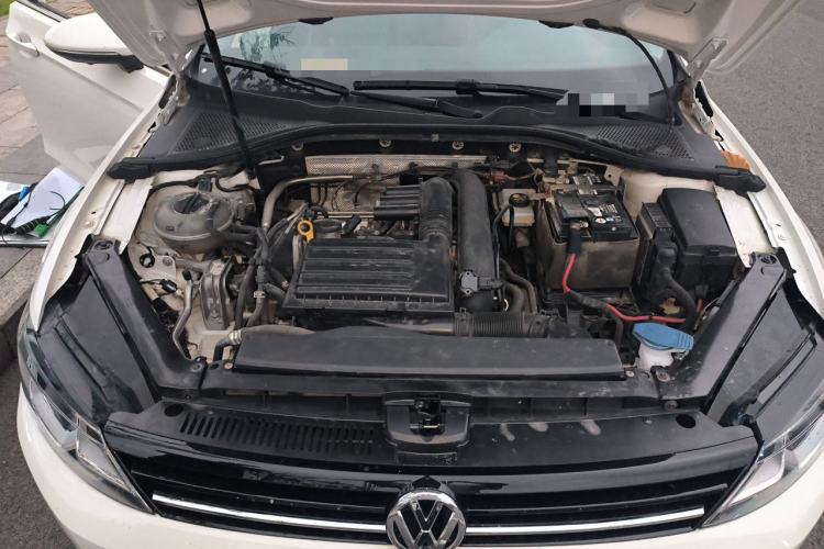 Used Volkswagen Lamando 2018 230TSI DSG Fashion Edition Engine Bay