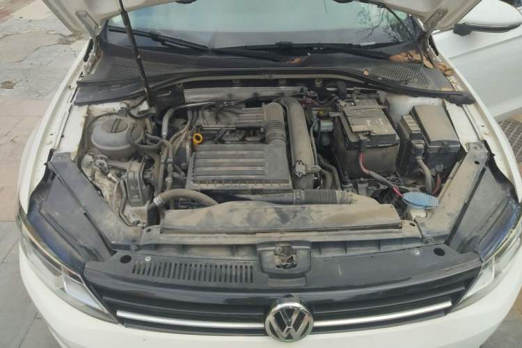 Used Volkswagen Lamando 2018 280TSI DSG Comfort Edition Engine Bay