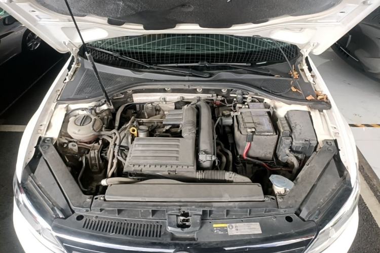 Used Volkswagen Lamando 2018 230TSI DSG Fashion Edition Engine Bay