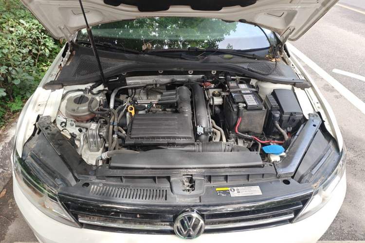 Used Volkswagen Lamando 2018 230TSI DSG Fashion Edition Engine Bay
